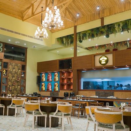 Clarks Inn Suites Кангра Экстерьер фото