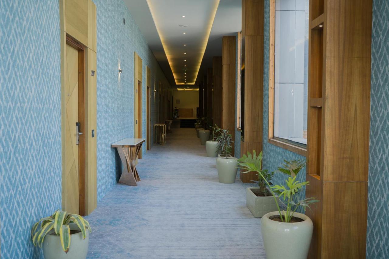 Clarks Inn Suites Кангра Экстерьер фото