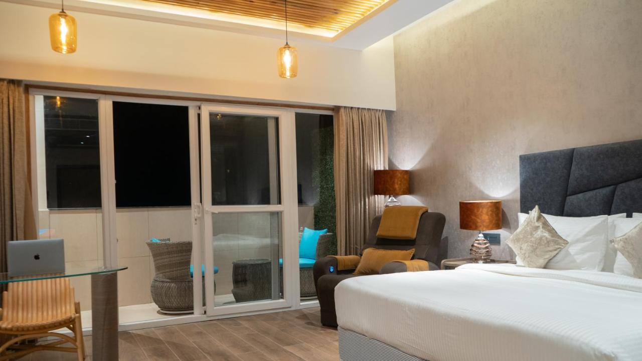 Clarks Inn Suites Кангра Экстерьер фото