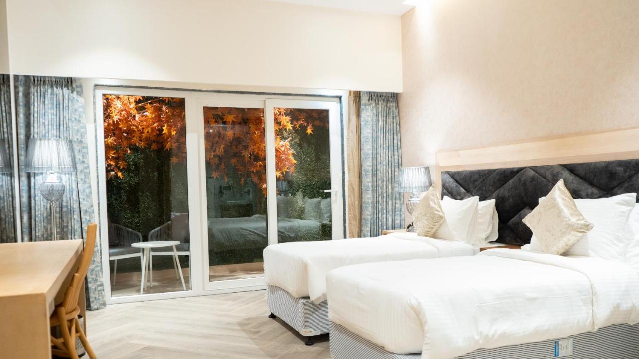 Clarks Inn Suites Кангра Экстерьер фото